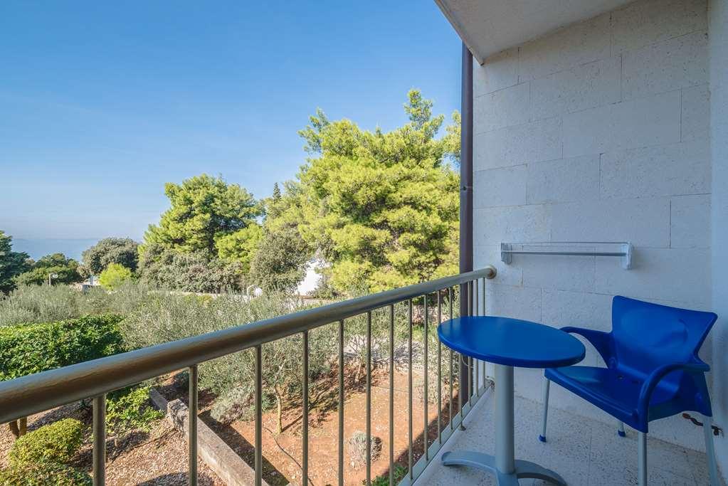 Aminess Vival Casa Velaris Hotel Супетар Стая снимка