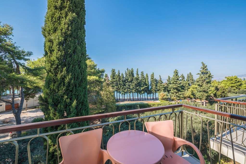 Aminess Vival Casa Velaris Hotel Супетар Стая снимка