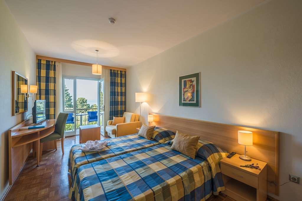Aminess Vival Casa Velaris Hotel Супетар Стая снимка
