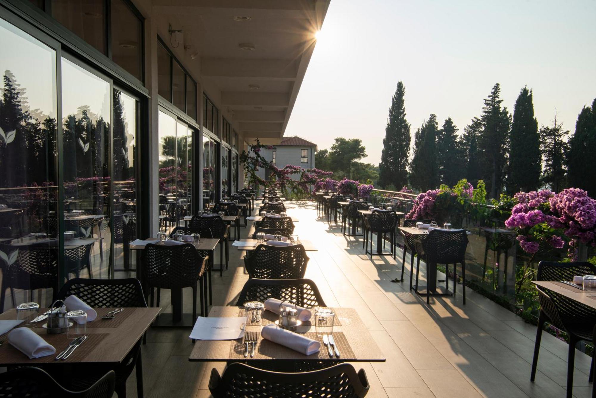 Aminess Vival Casa Velaris Hotel Супетар Екстериор снимка