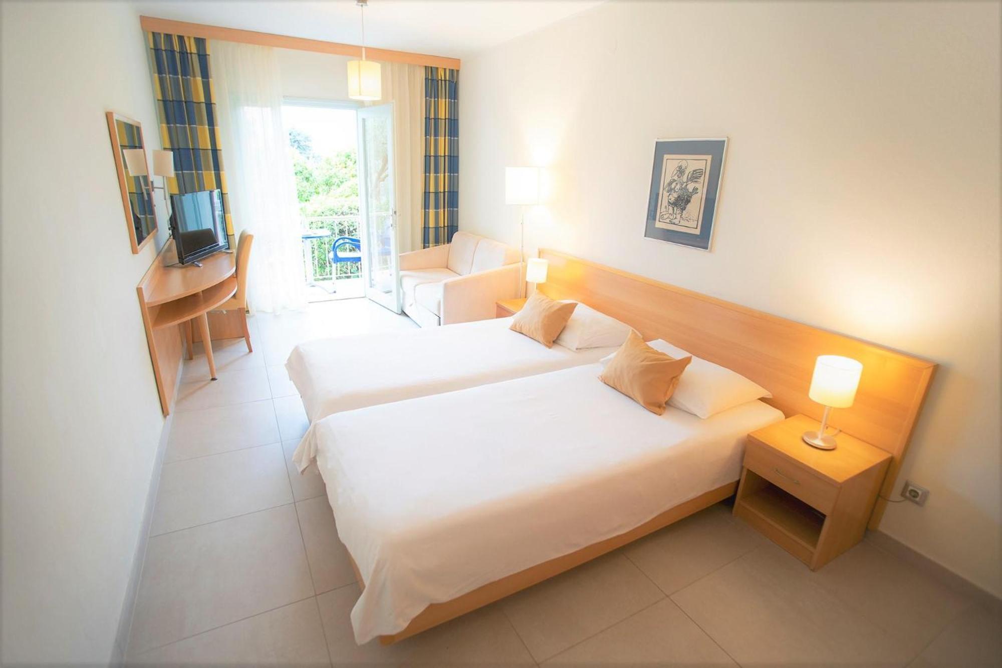 Aminess Vival Casa Velaris Hotel Супетар Екстериор снимка