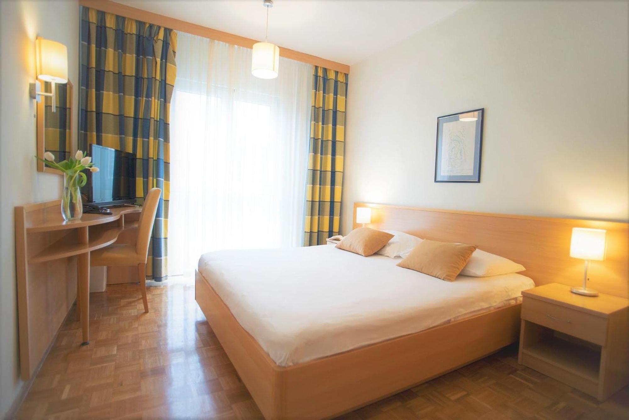 Aminess Vival Casa Velaris Hotel Супетар Екстериор снимка